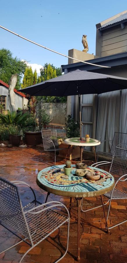 The Sculpture Yard 1 Apartment Pretoria Luaran gambar